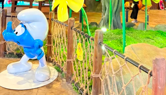 藍精靈主題樂園游樂項目：破解落地痛點，還原童話場景