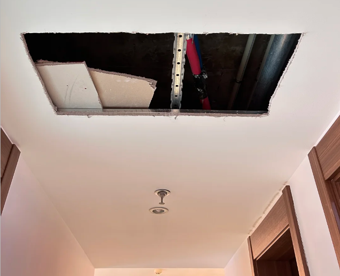 吊頂取一塊怕?lián)p壞？3步安全拆卸+復(fù)位方法